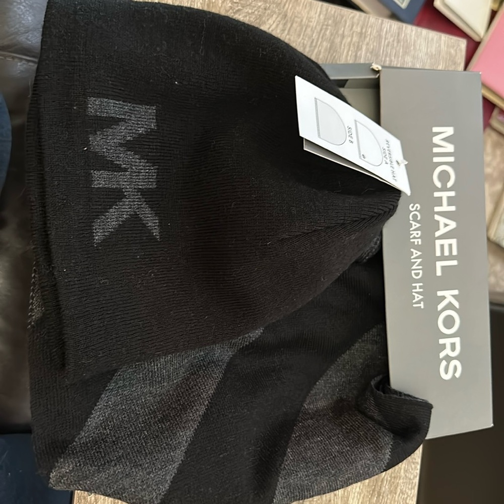 NWT Michael Kors Scarf & Hat Boxed Set